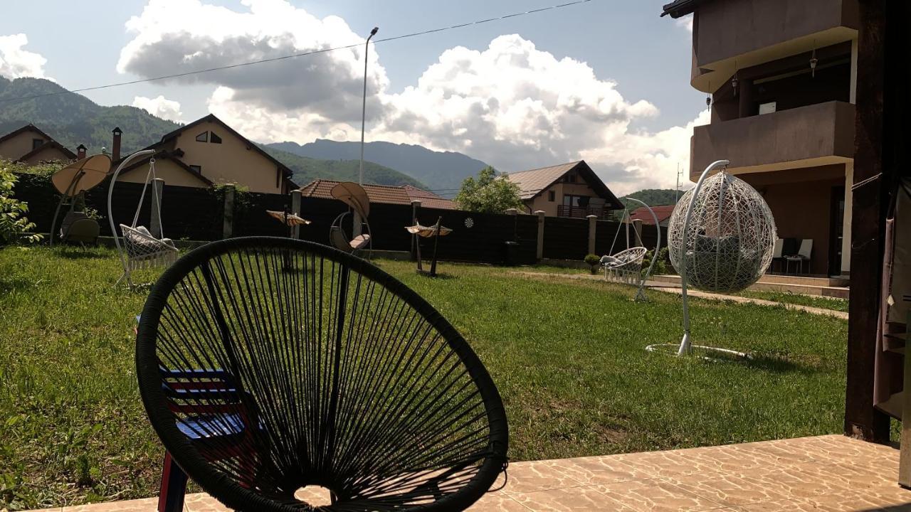 Vila Mik Guesthouse Săcele Exteriör bild