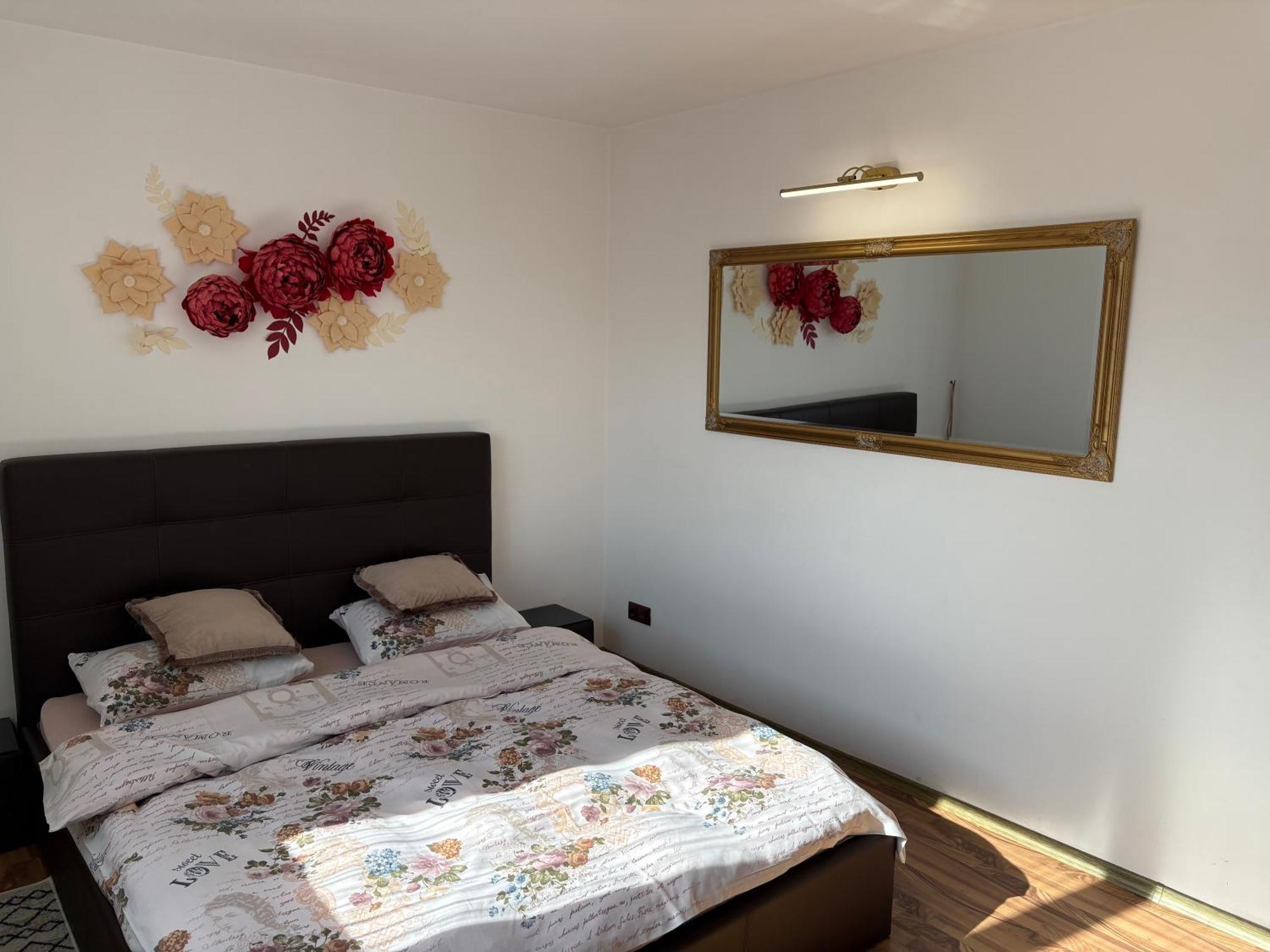 Vila Mik Guesthouse Săcele Exteriör bild